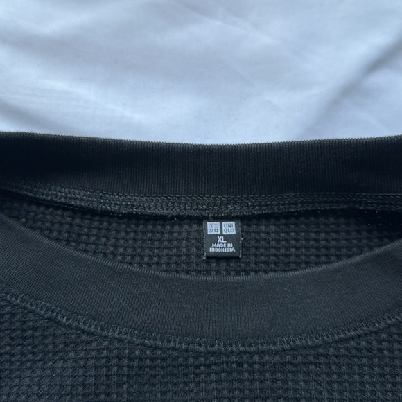 Black Uniqlo waffle shirt - XL - Picture 3 of 3